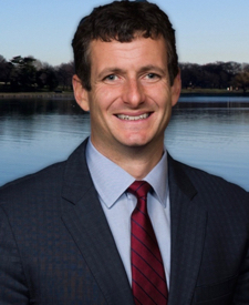 Official portrait of Trey Hollingsworth